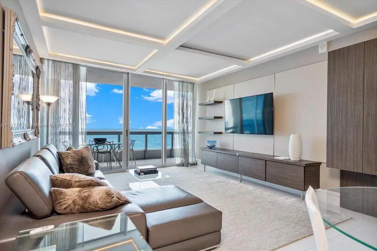6899 Collins Ave # 702, Miami Beach FL 33141