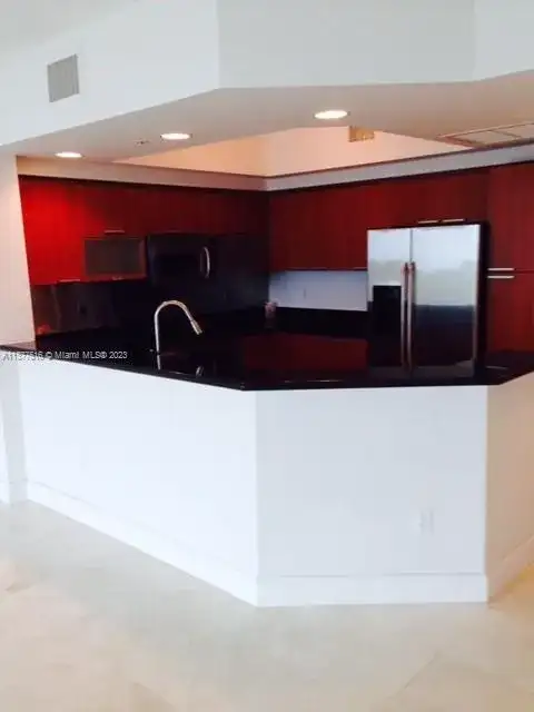 15051 Royal Oaks Ln # 1103, North Miami FL 33181 photo 2