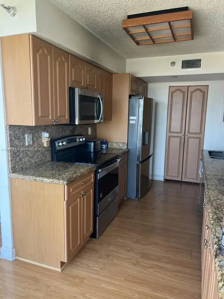 3500 Mystic Pointe Dr # 1804, Aventura FL 33180 photo 2