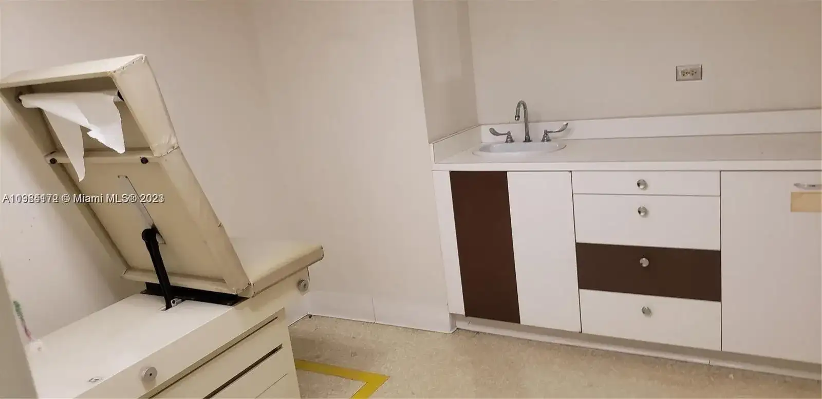 909 N Miami Beach Blvd # 302, North Miami Beach FL 33162 photo 5