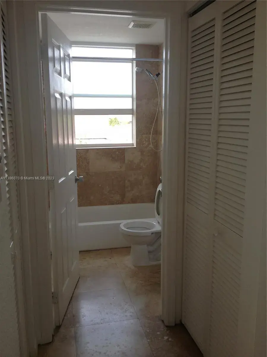 953 SW 10th St # 5, Miami FL 33130