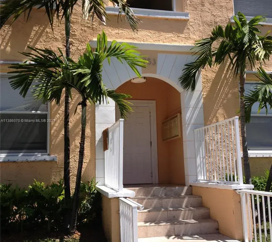 953 SW 10th St # 5, Miami FL 33130