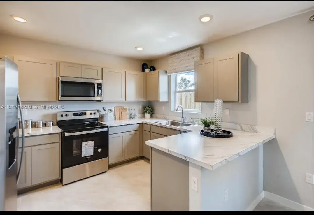 327 NE 5th Pl, Florida City FL 33034