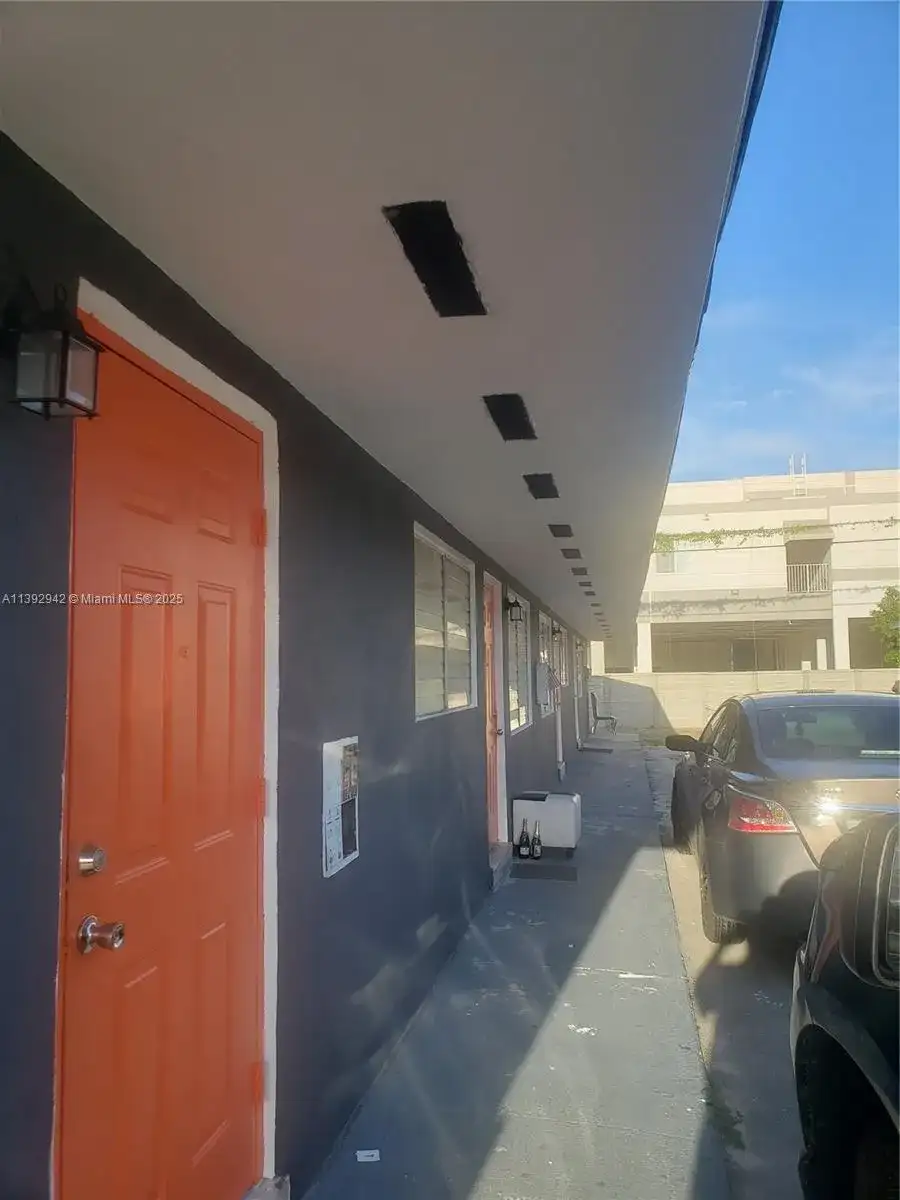 2865 NW 22nd Ave, Miami FL 33142 photo 2