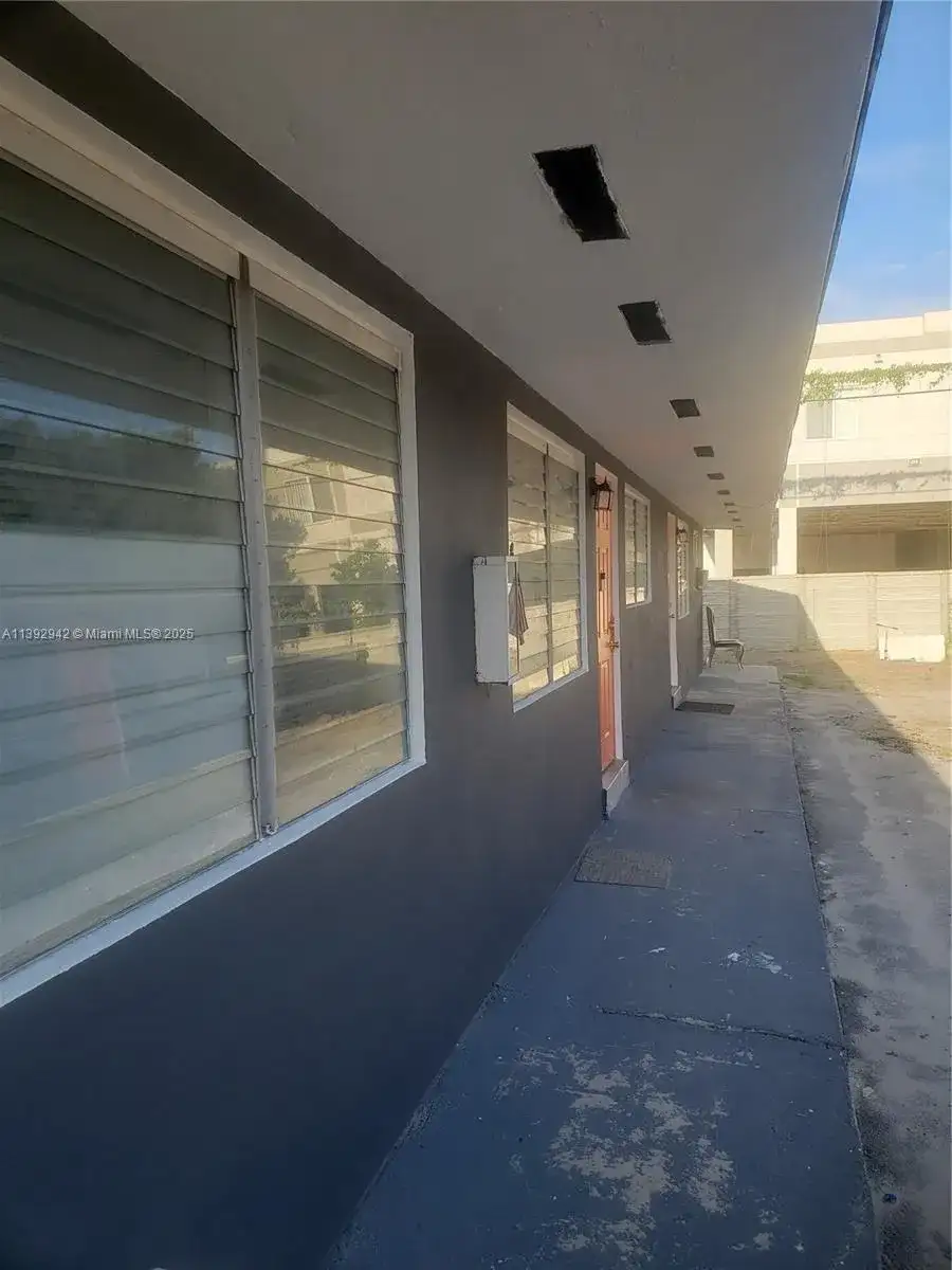2865 NW 22nd Ave, Miami FL 33142 photo 3