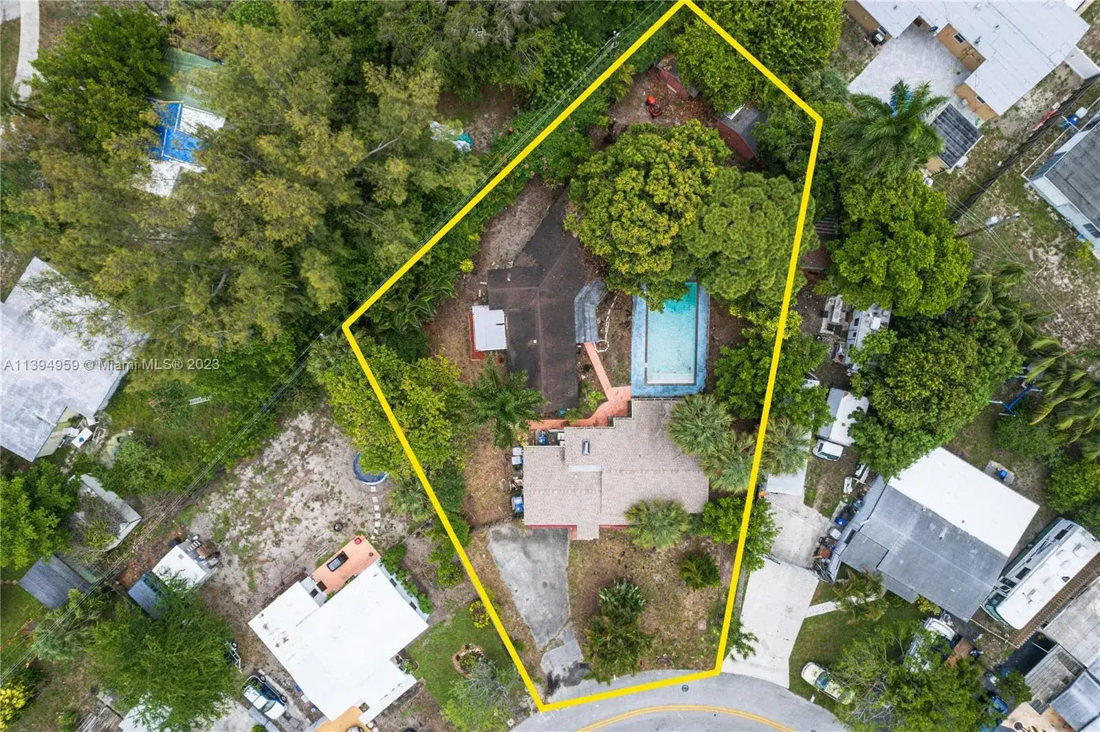 1899 NE 49th Ct, Pompano Beach FL 33064 photo 2