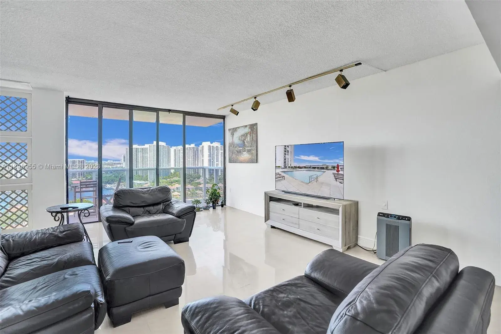 3675 N Country Club Dr # 2110, Aventura FL 33180