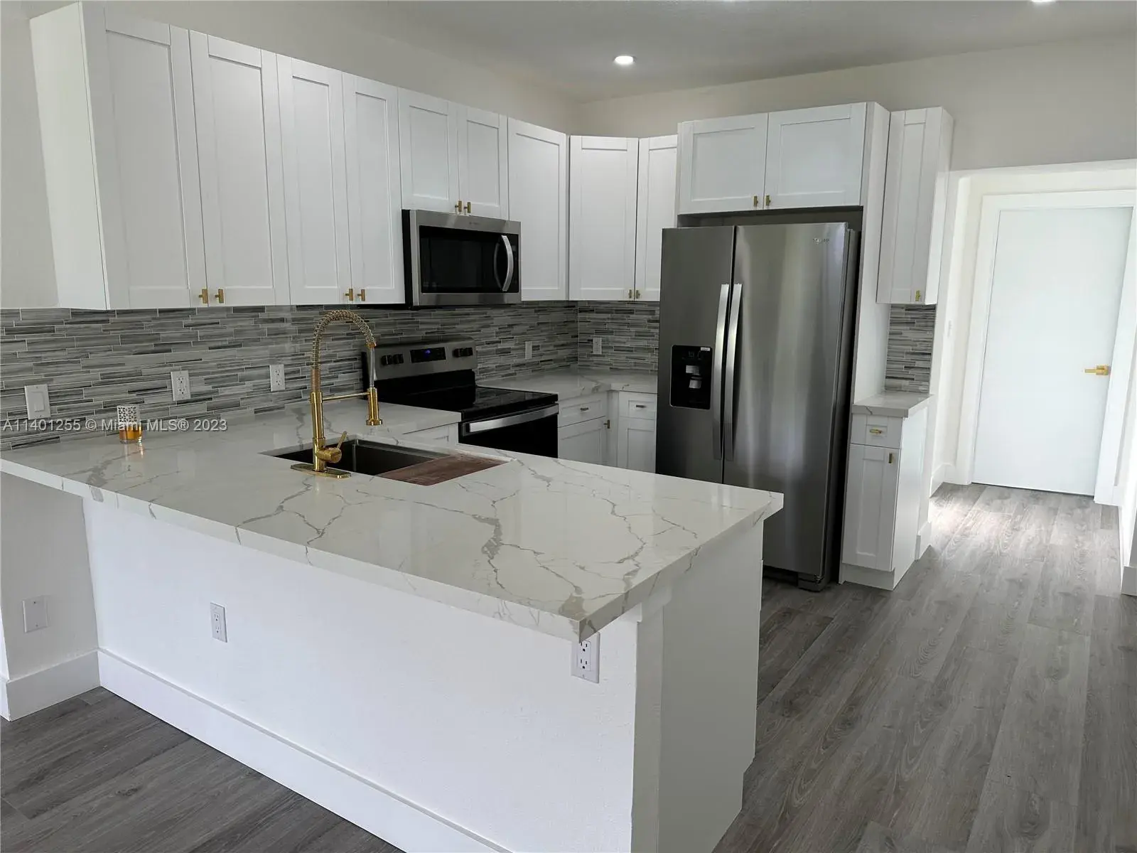 230 NW 147th St, Miami FL 33168