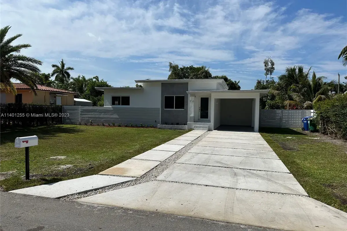 230 NW 147th St, Miami FL 33168