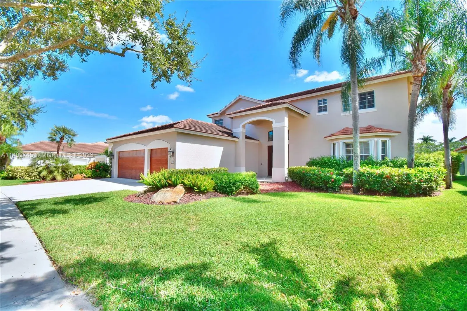 217 Landings Blvd, Weston FL 33327