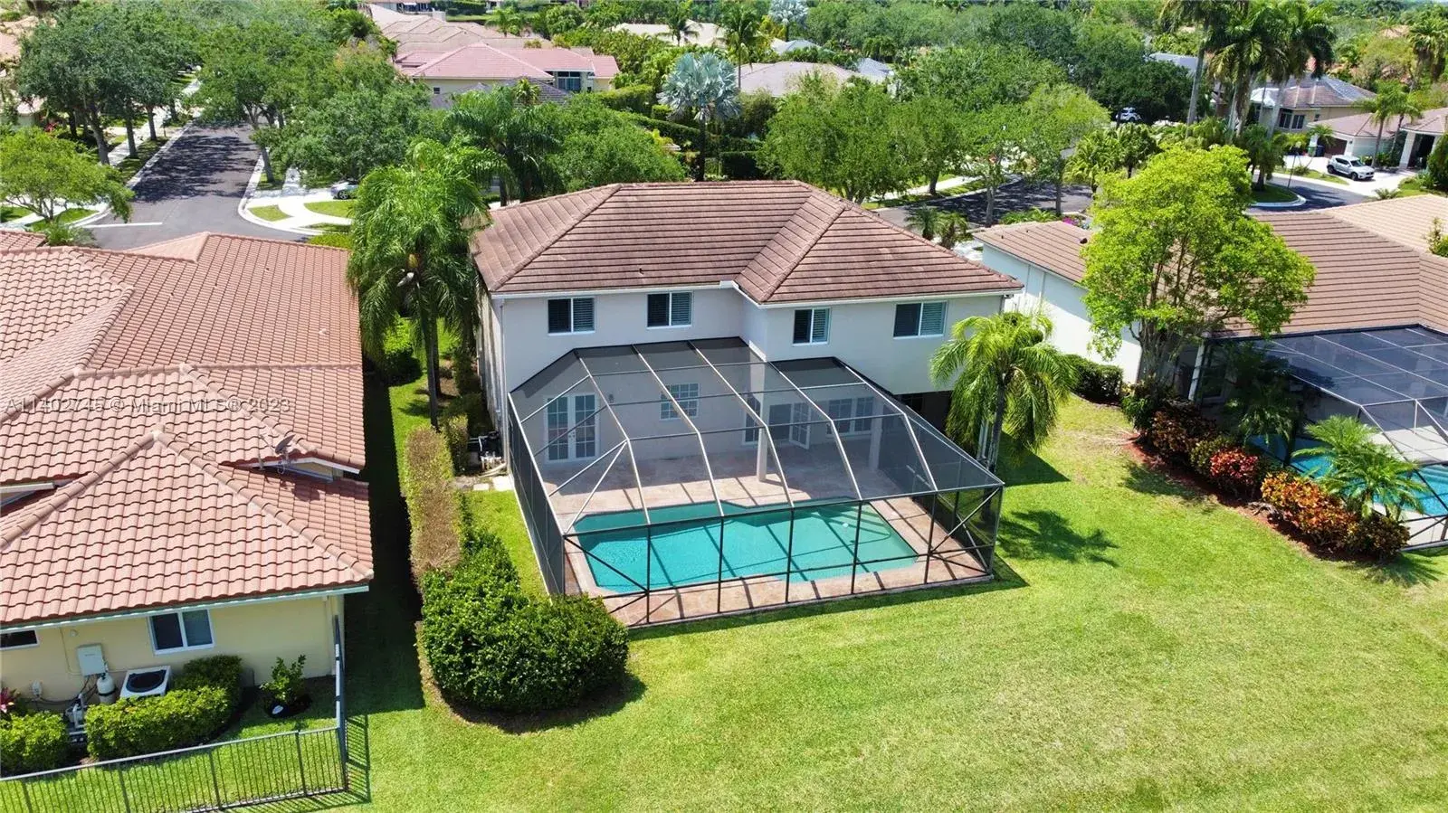 217 Landings Blvd, Weston FL 33327