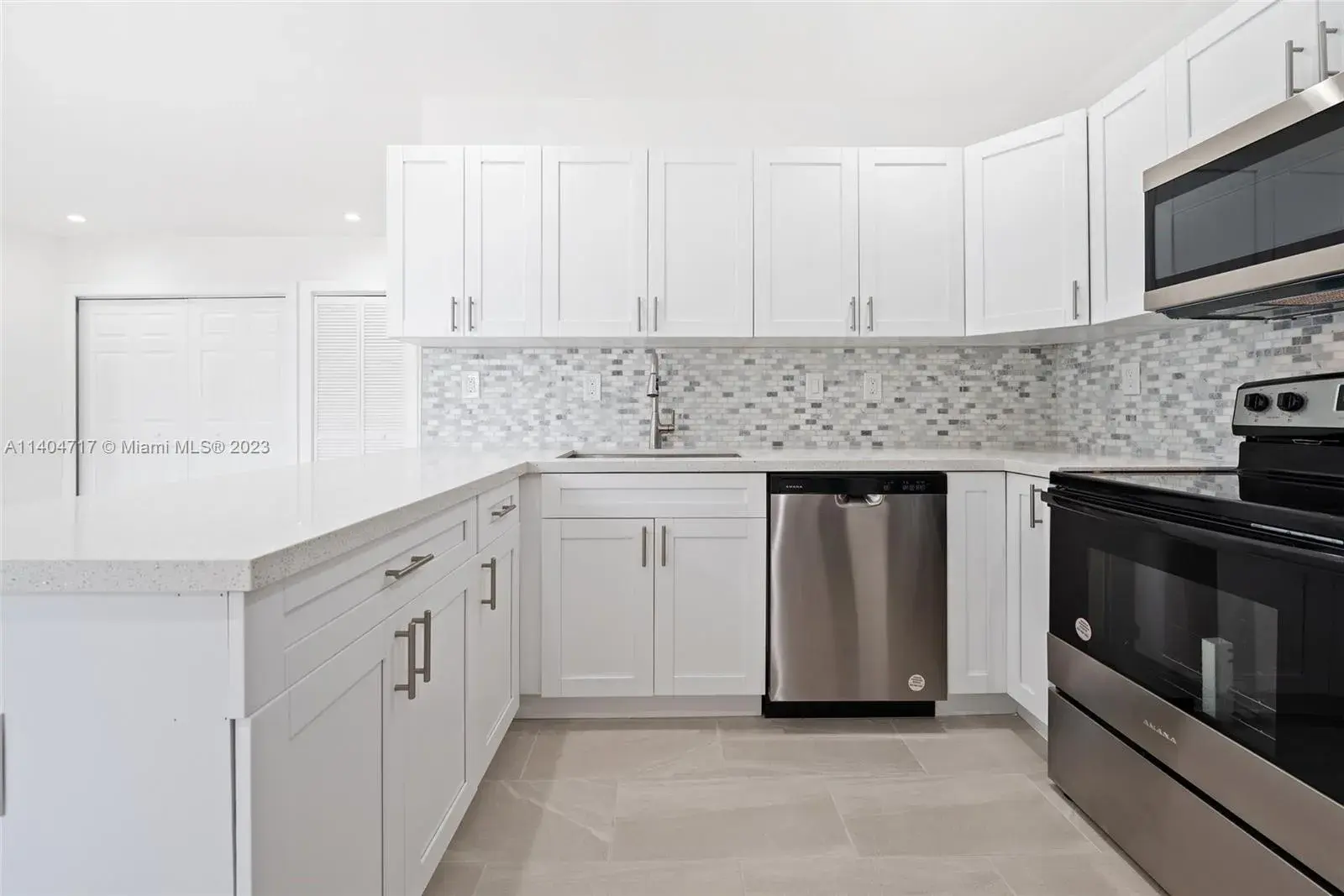524 NW 15th Way, Fort Lauderdale FL 33311