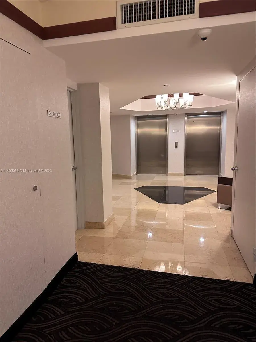 3300 NE 191st St # 904, Aventura FL 33180