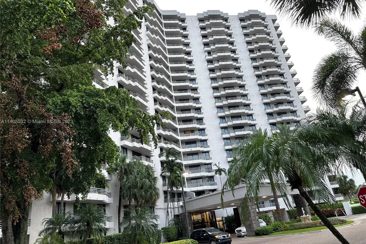 3300 NE 191st St # 904, Aventura FL 33180
