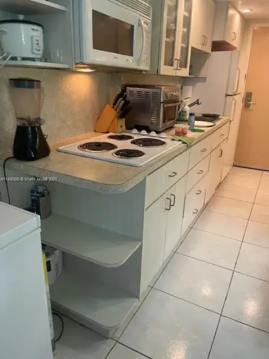 19201 Collins Ave # 527, Sunny Isles Beach FL 33160 photo 3