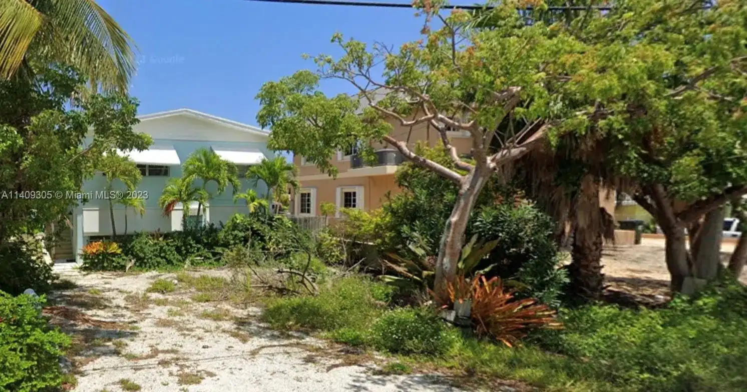 122 Azalea St, Plantation Key FL 33070