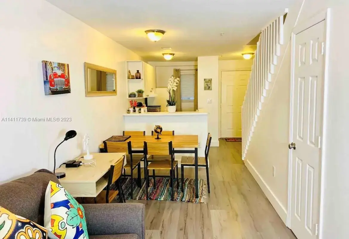 821 SW 2nd St # 6, Miami FL 33130