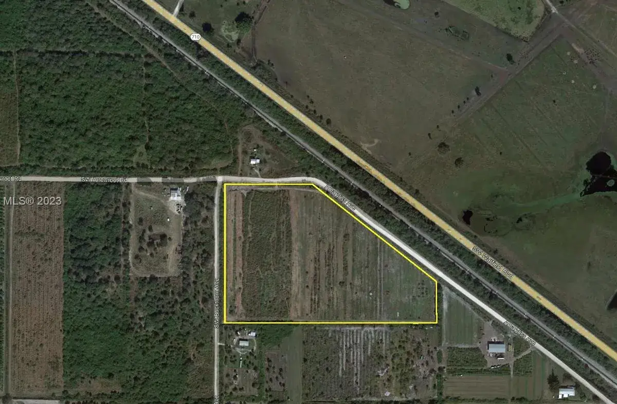 10500 SW Amaryllis Ave, Indian Town FL 34956
