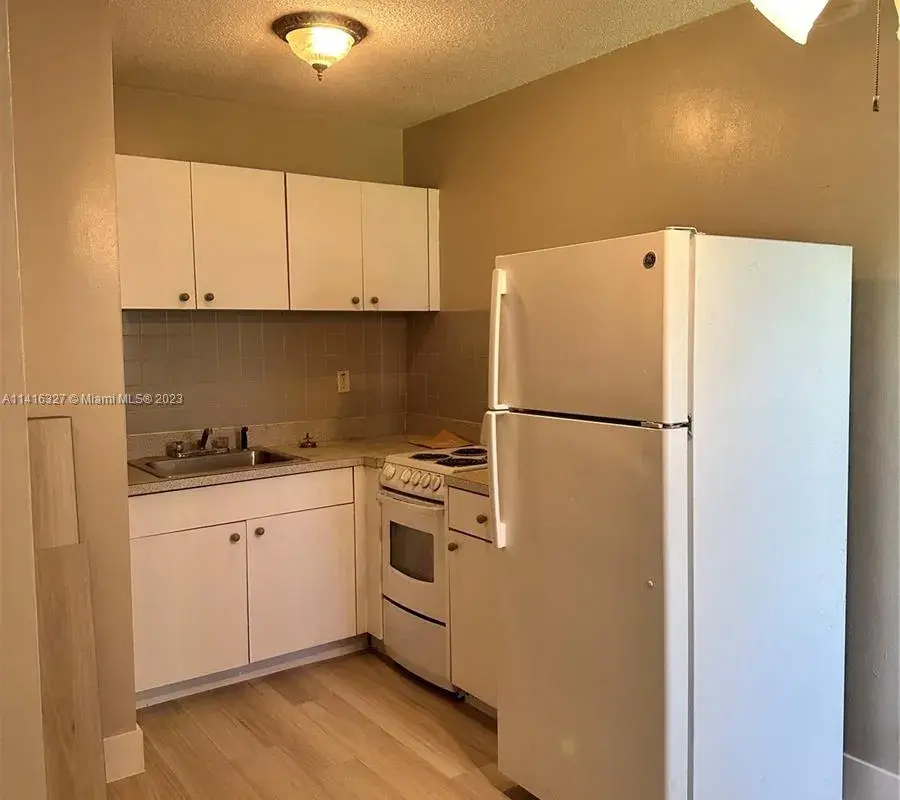 515 SE 9th St # 3, Fort Lauderdale FL 33316