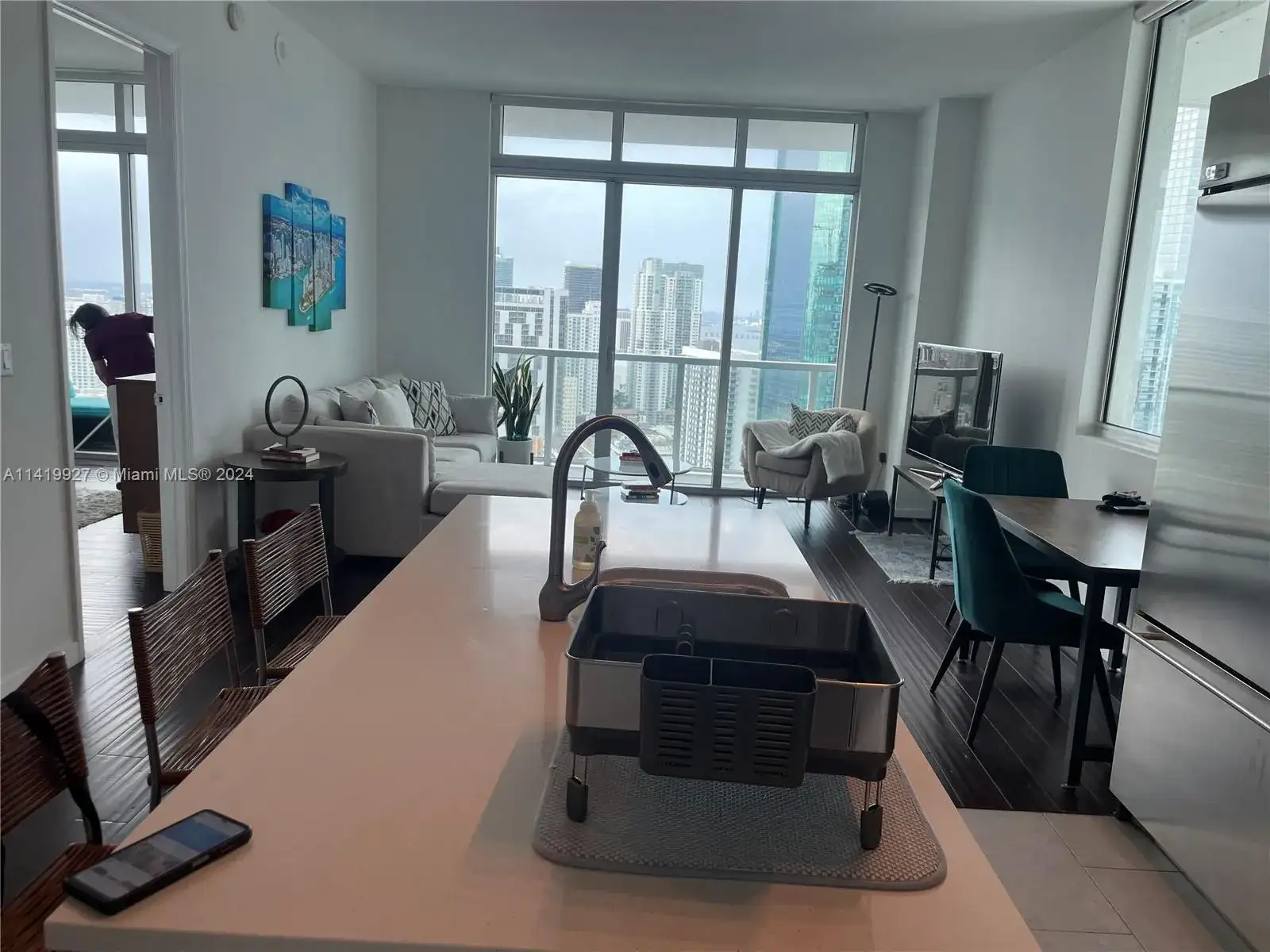 55 SE 6th St, Miami FL 33131 photo 4