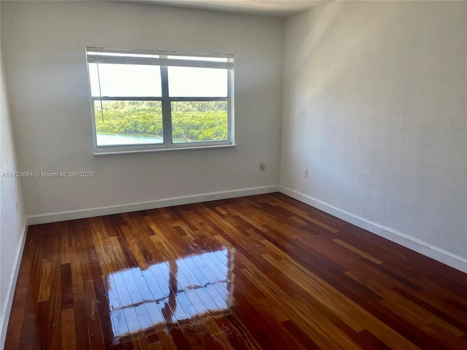 400 Kings Point Dr # 1406, Sunny Isles Beach FL 33160