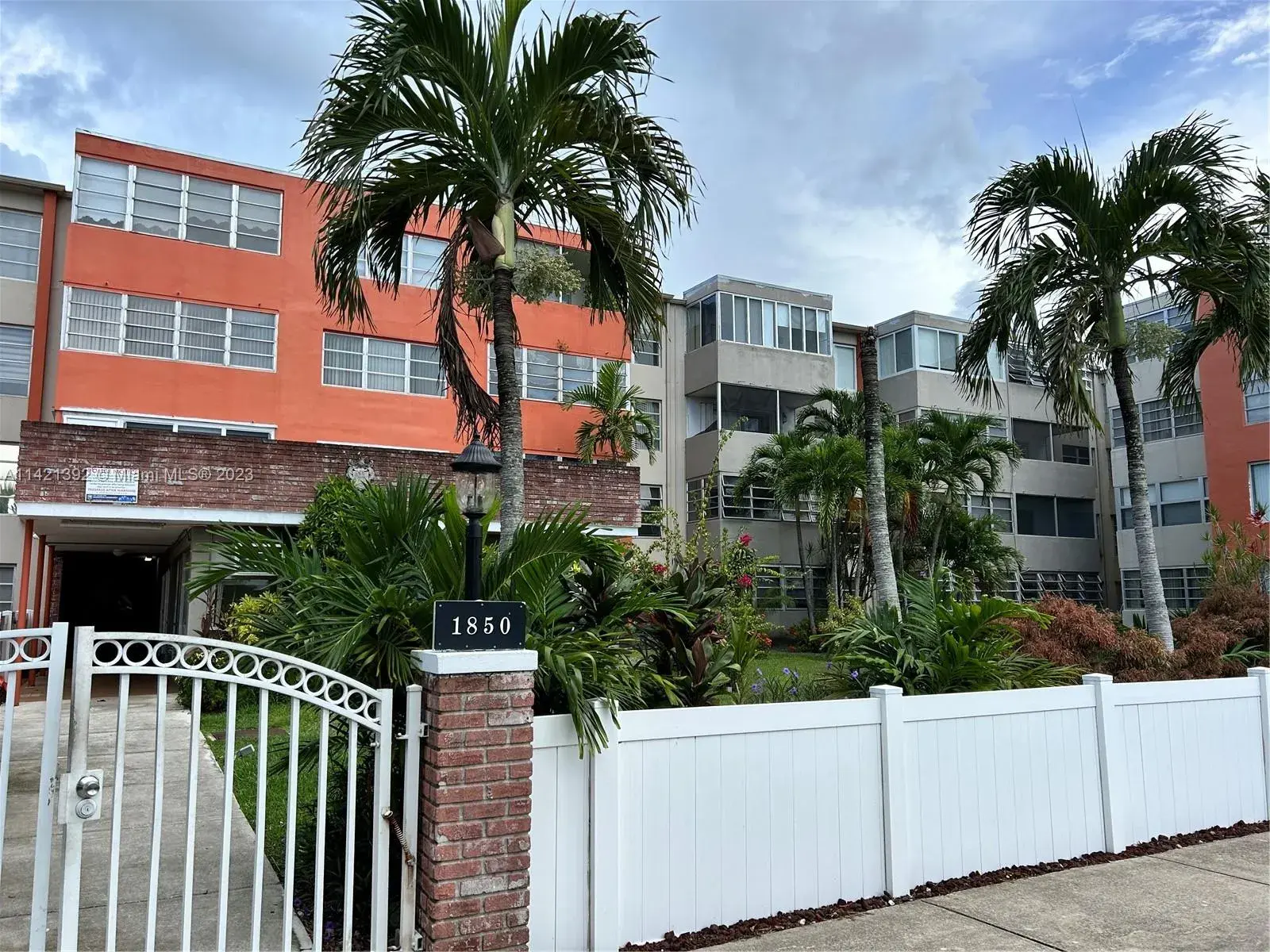 1850 NE 169th St # 311, North Miami Beach FL 33162