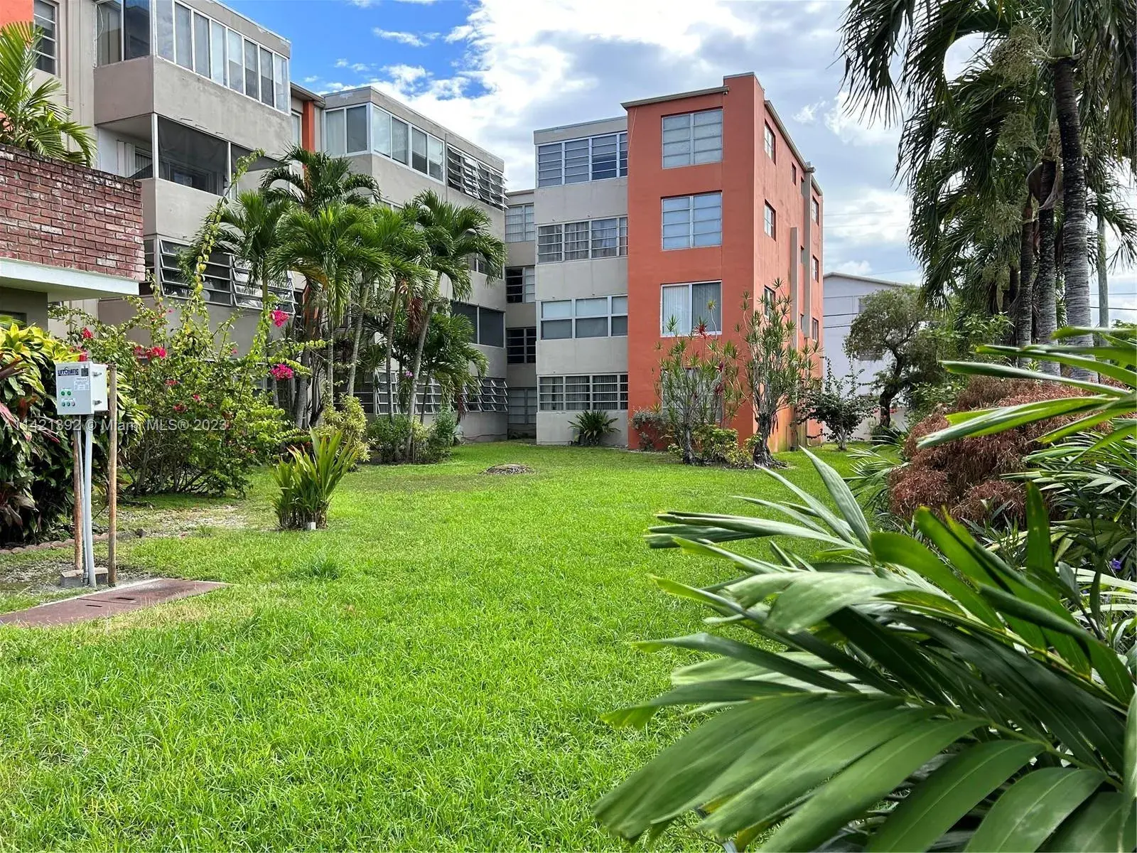 1850 NE 169th St # 311, North Miami Beach FL 33162