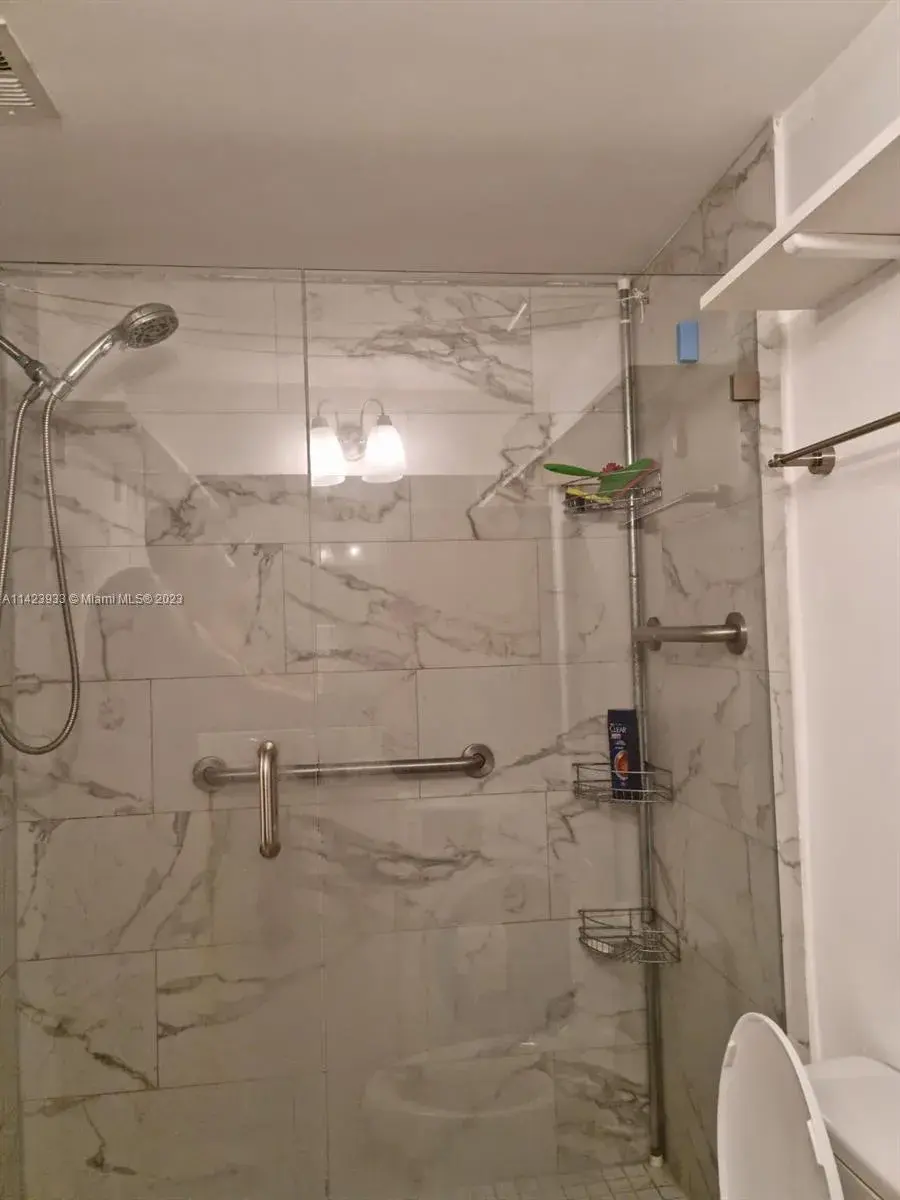 6200 NE 22nd Way # 102, Fort Lauderdale FL 33308