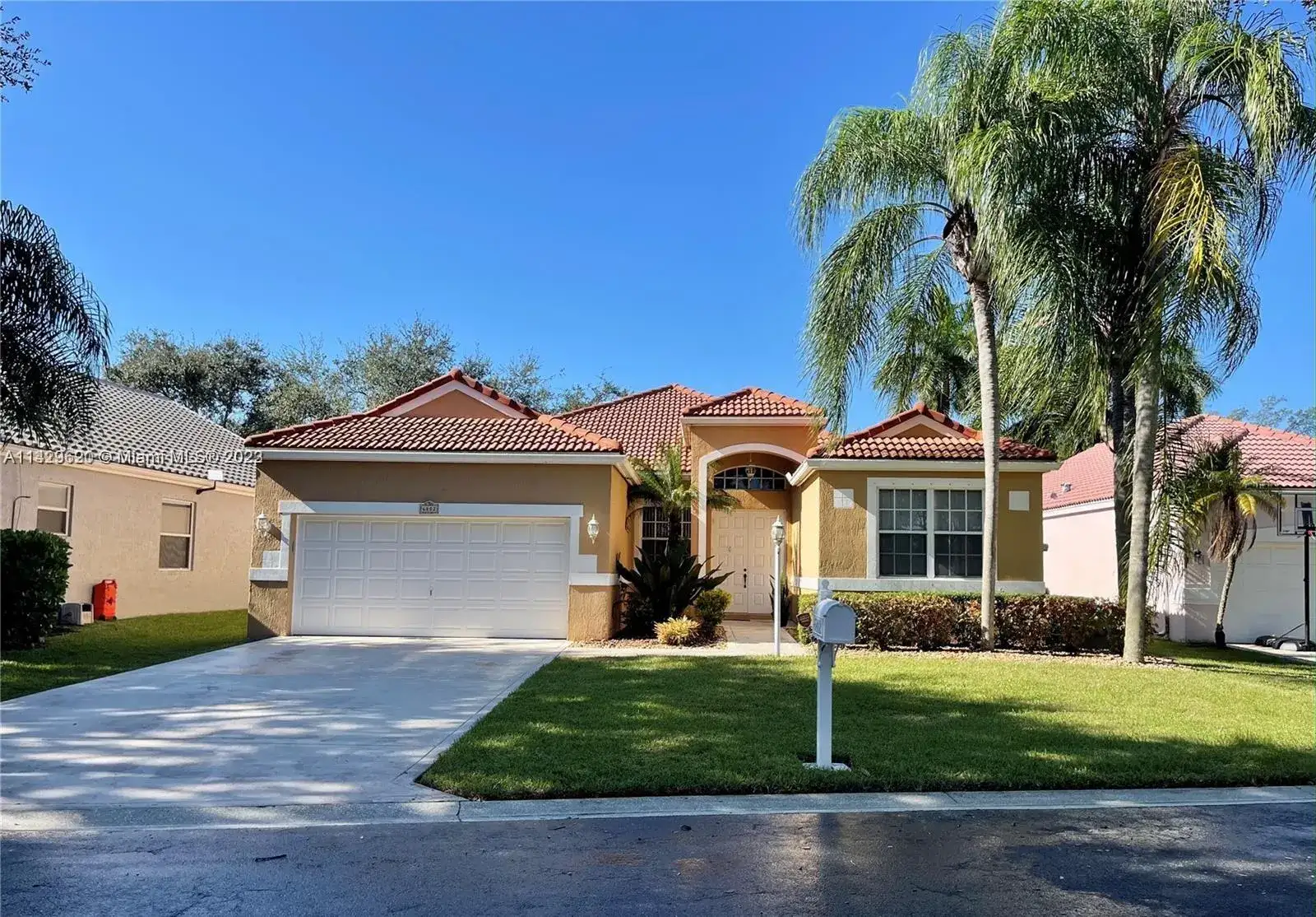 6802 NW 81st Ct, Parkland FL 33067 photo 2