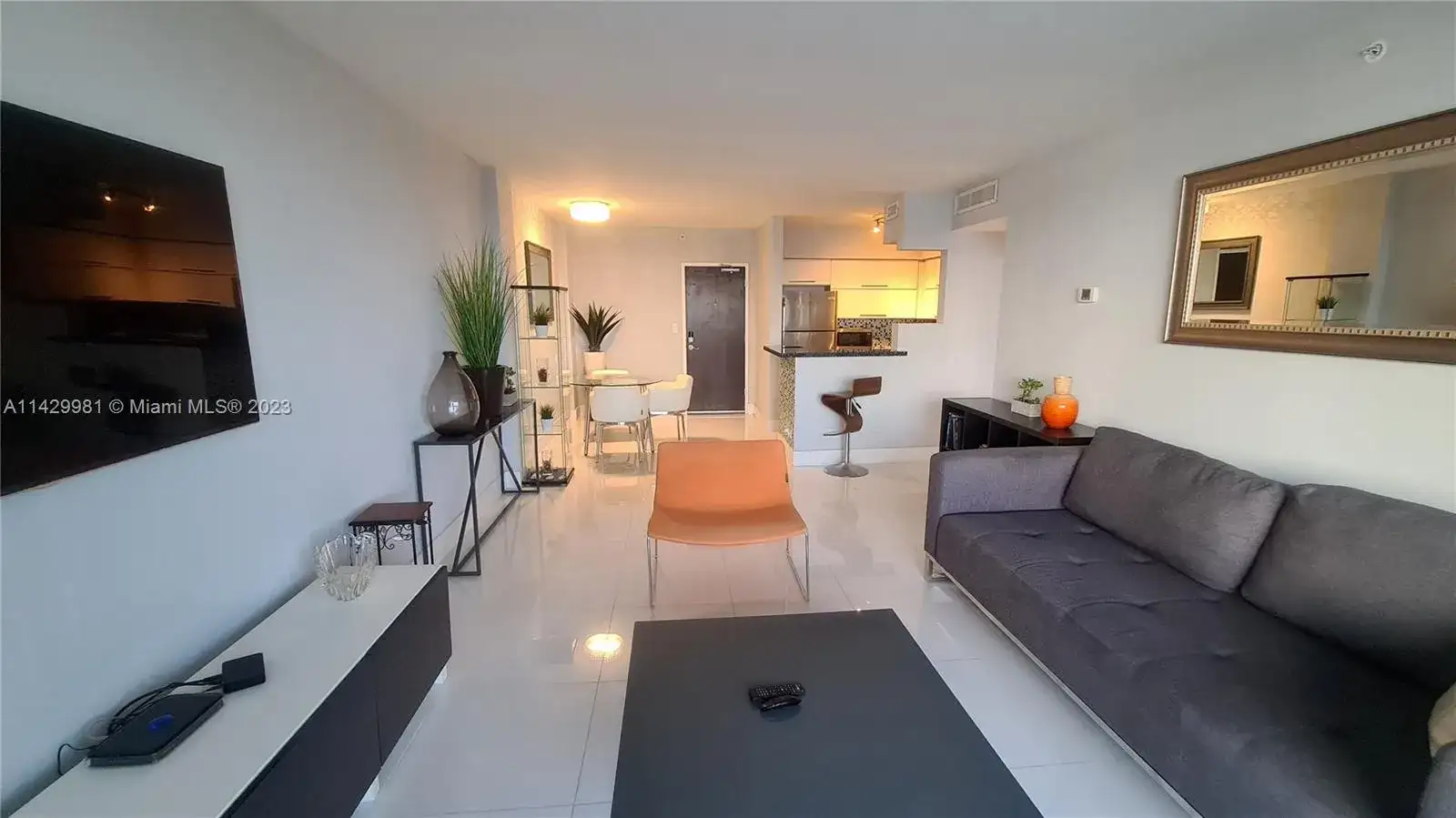 1500 Bay Rd # 818S, Miami Beach FL 33139 photo 2
