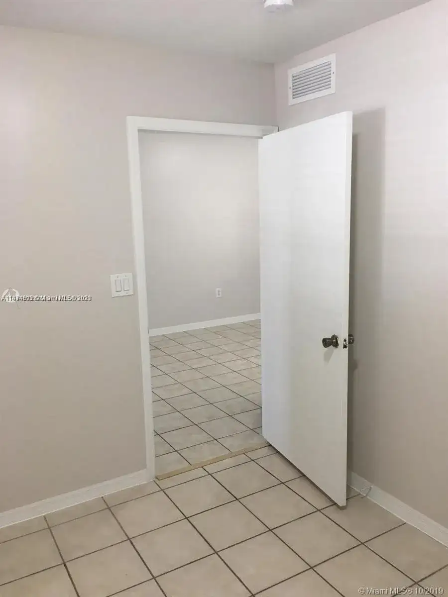 3398 NE 9 DR # 102, Homestead FL 33033 photo 4