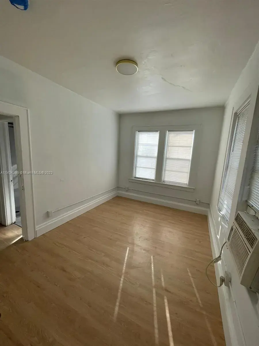711 NW 1st St # 3, Miami FL 33128