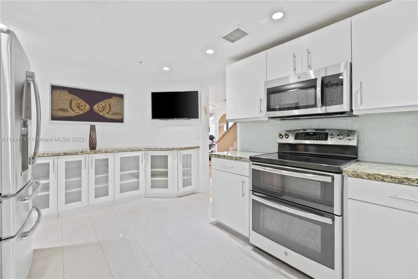 5225 Collins Ave # 1118, Miami Beach FL 33140 photo 5