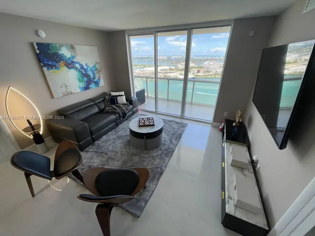 50 Biscayne Blvd # 4208, Miami FL 33132