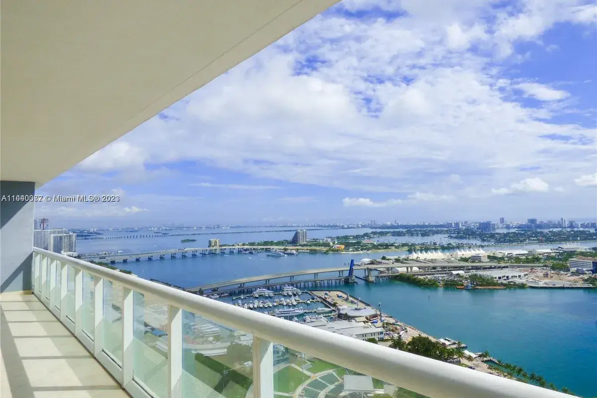 50 Biscayne Blvd # 4208, Miami FL 33132