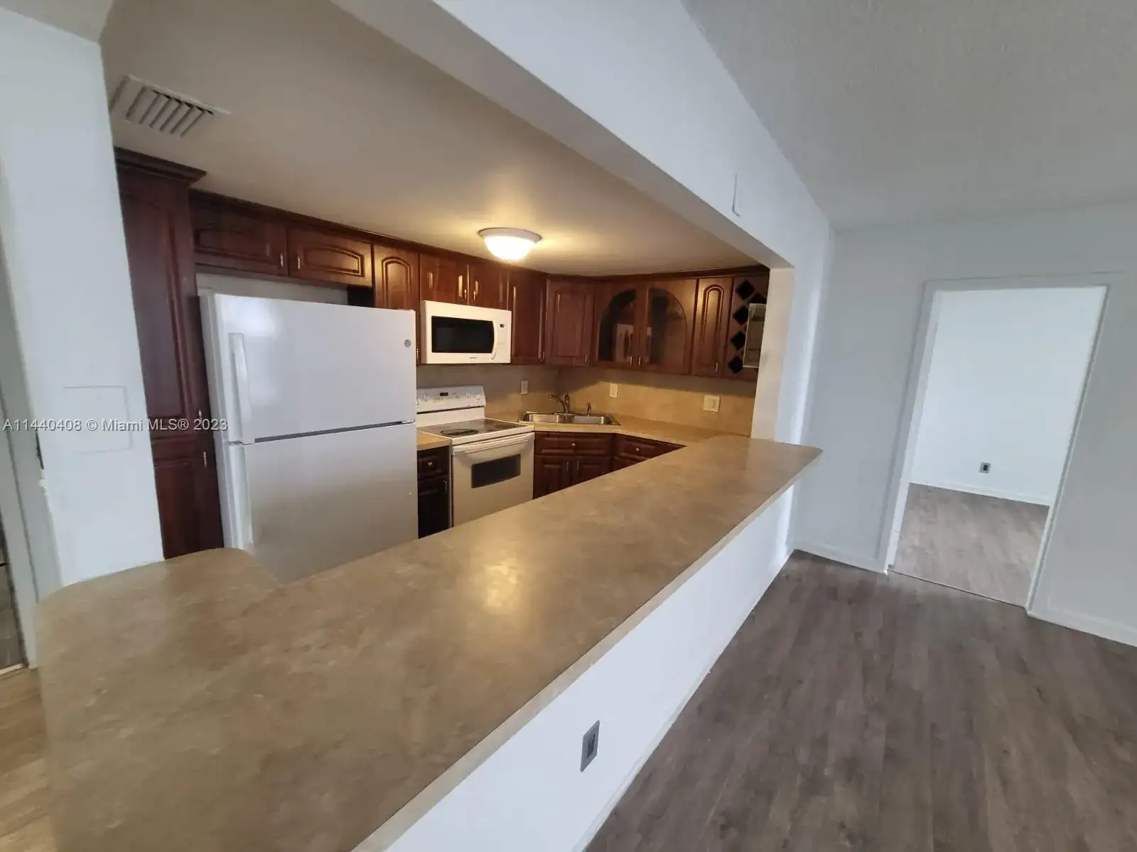 13499 Biscayne Blvd # 1408, North Miami FL 33181 photo 5
