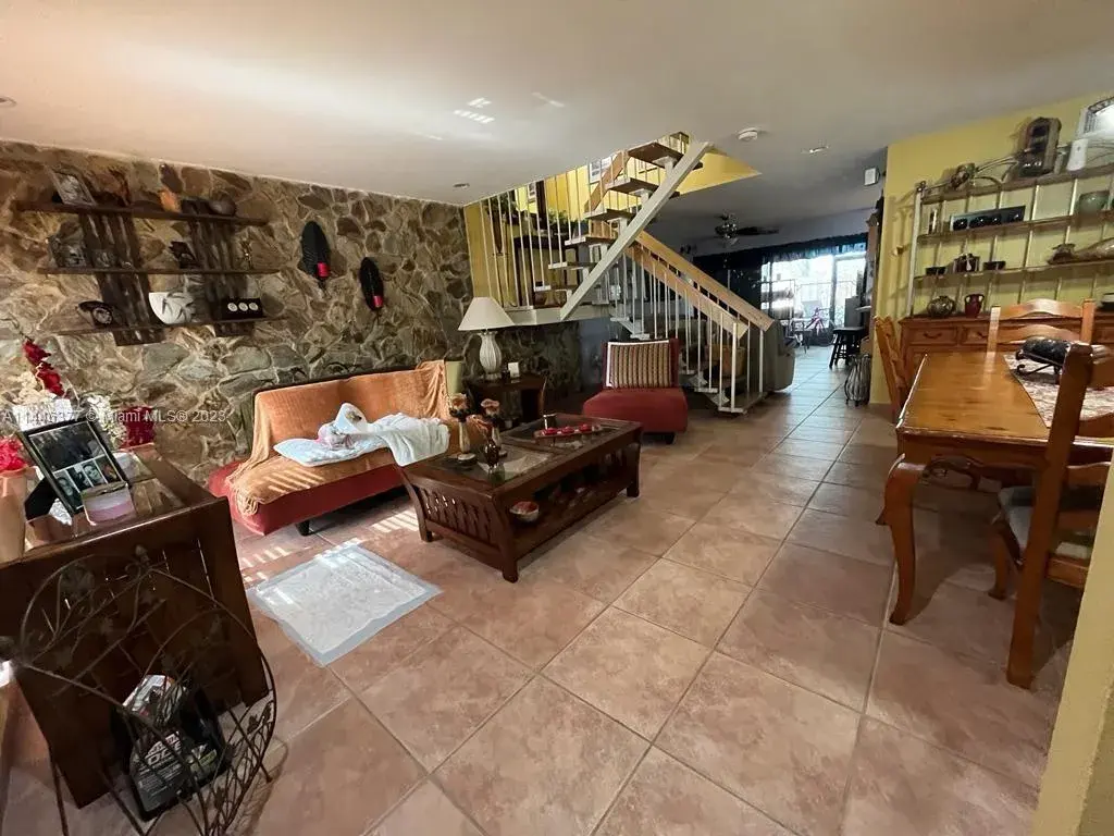 6528 Kendale Lakes Dr # 1203, Miami FL 33183
