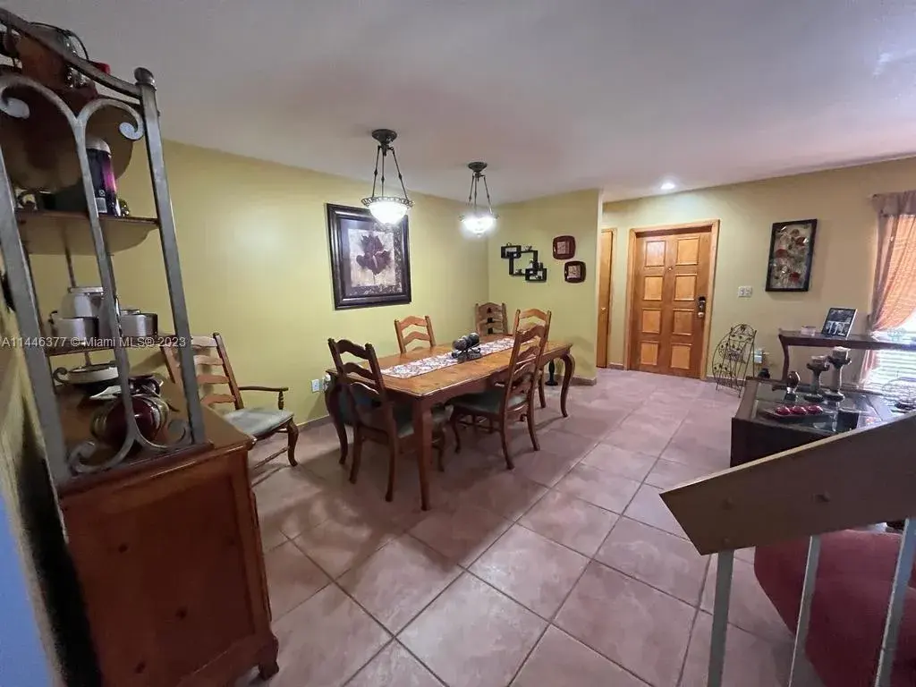 6528 Kendale Lakes Dr # 1203, Miami FL 33183