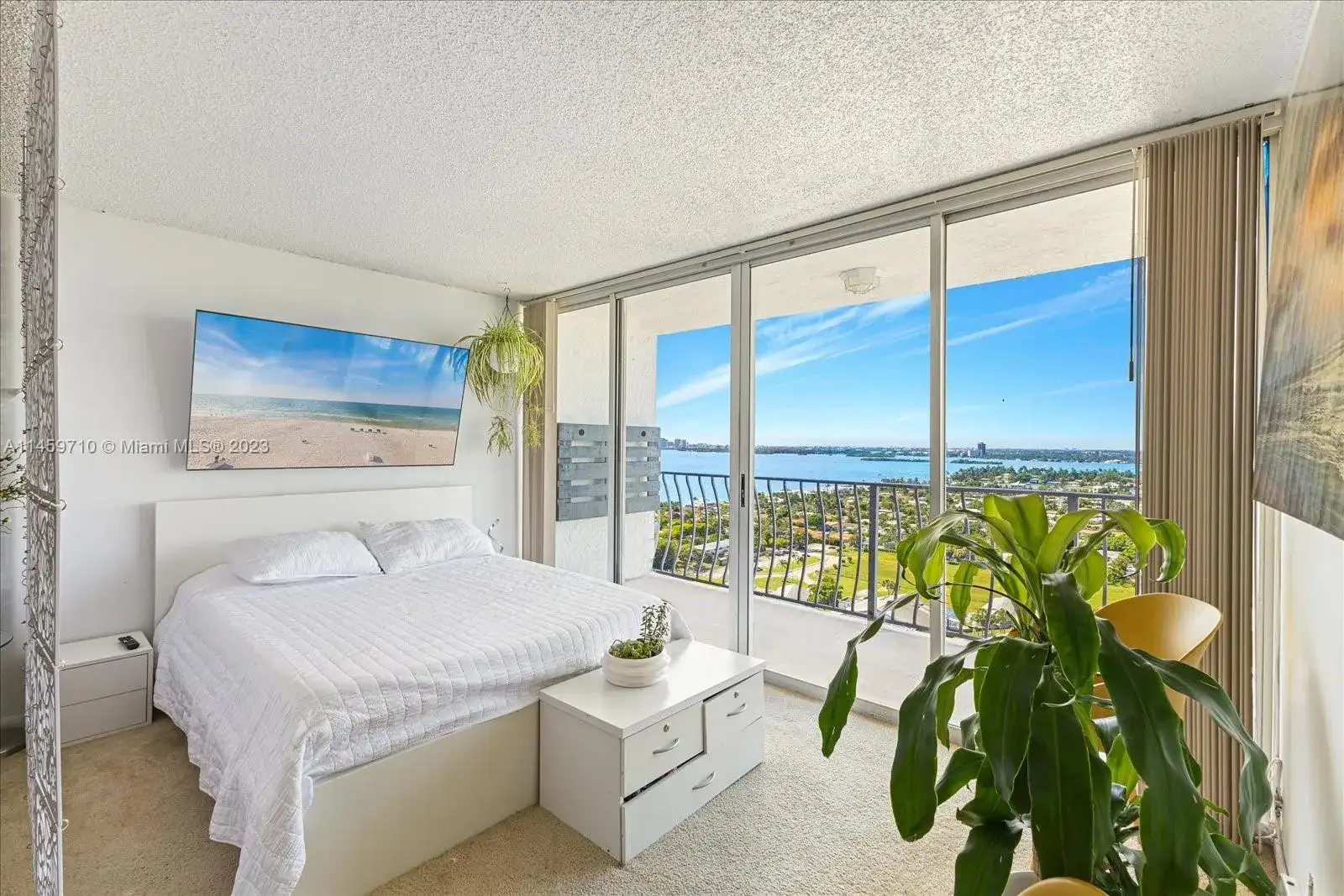 7601 E Treasure Dr # 2404, North Bay Village FL 33141 photo 3