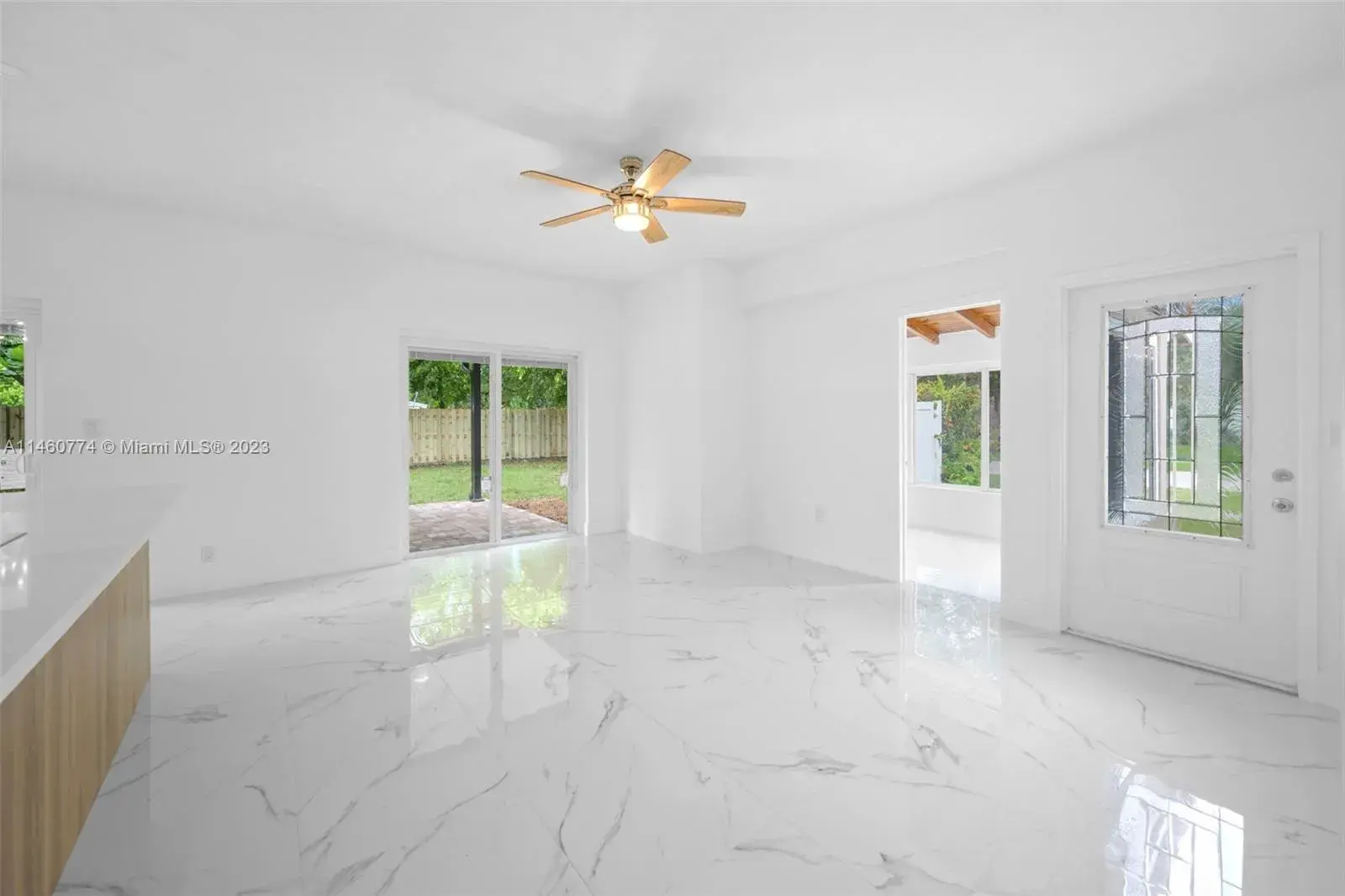 925 NE 4th St, Hallandale Beach FL 33009