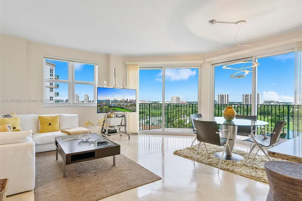 20000 E Country Club Dr # 1102, Aventura FL 33180