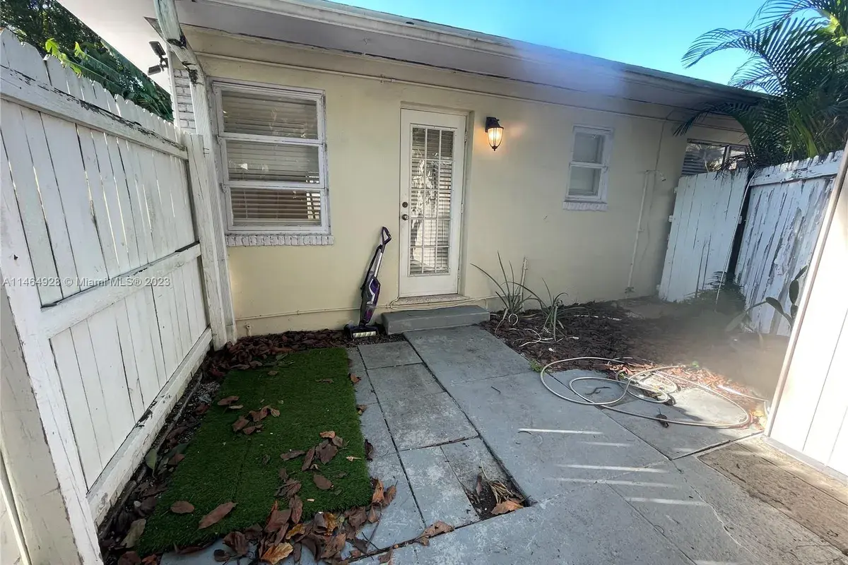 737 NE 16th Ave # 1, Fort Lauderdale FL 33304