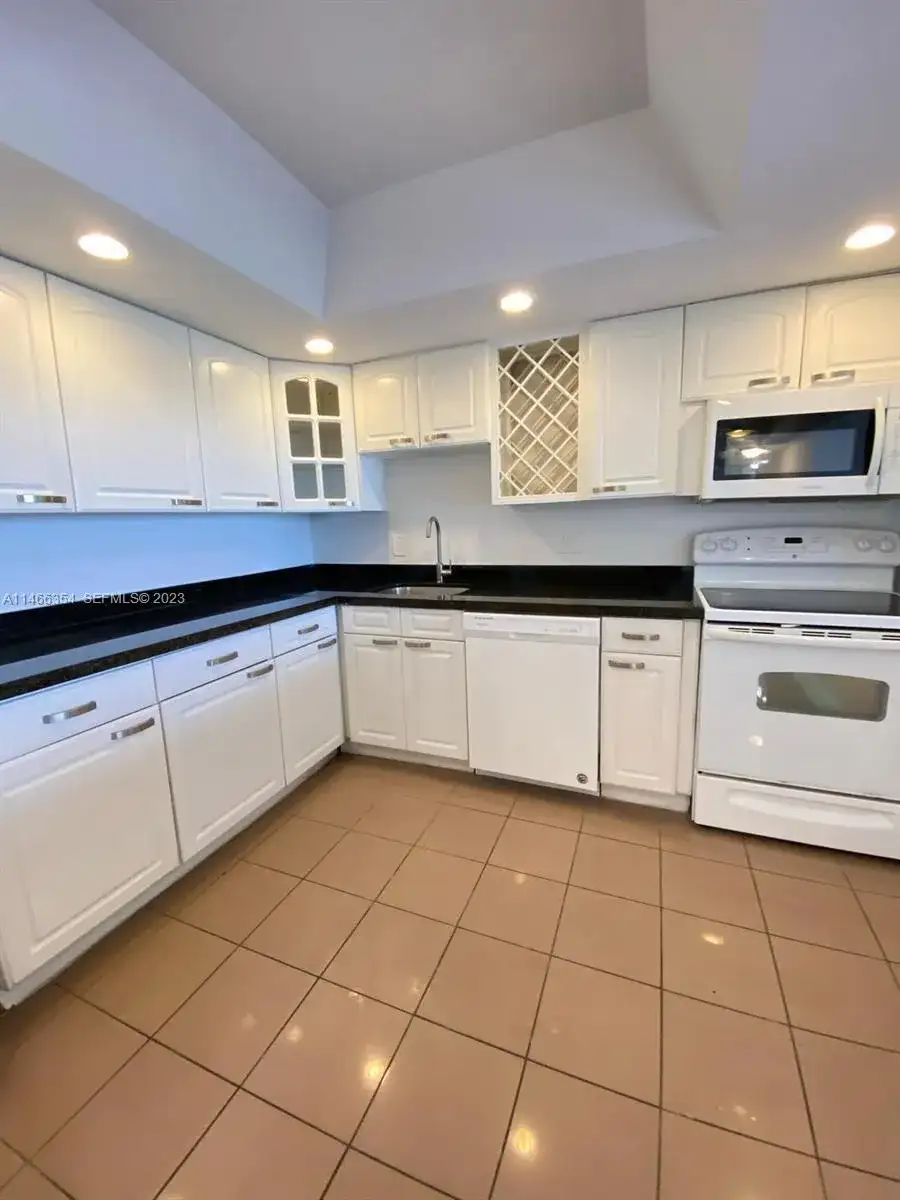 13499 Biscayne Blvd # 1505, North Miami FL 33181 photo 5