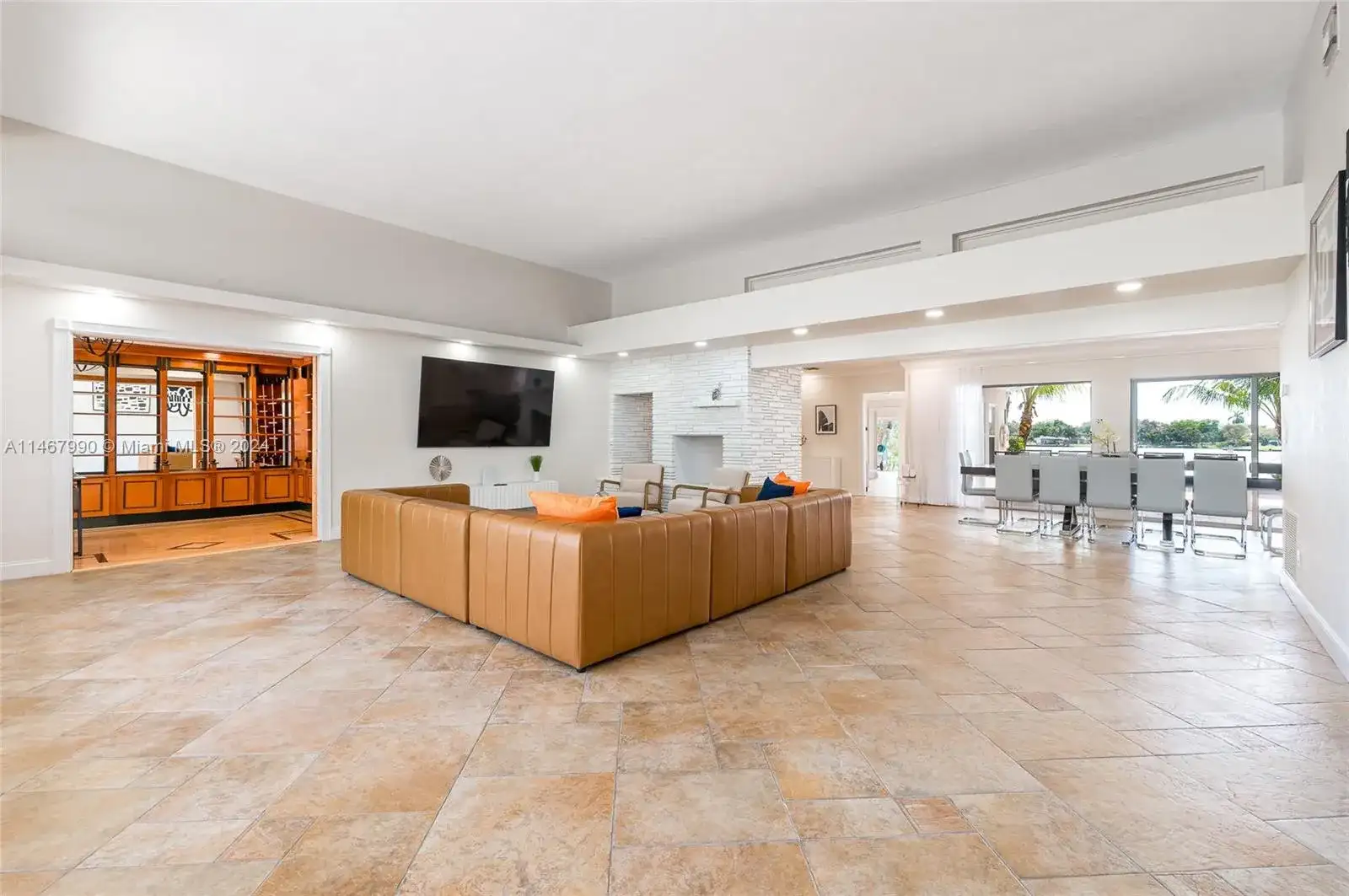 2500 NE 199th St, Miami FL 33180 photo 5