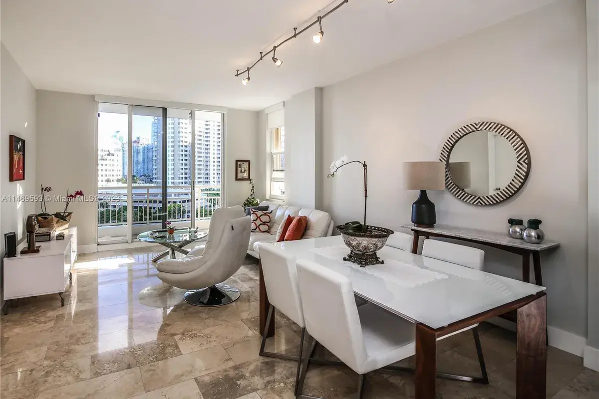 888 Brickell Key Dr # 902, Miami FL 33131