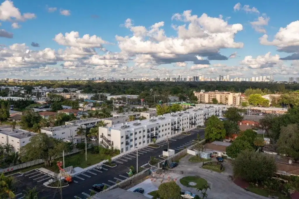 14752 NE 6th Ave # 103, Miami FL 33161 photo 2