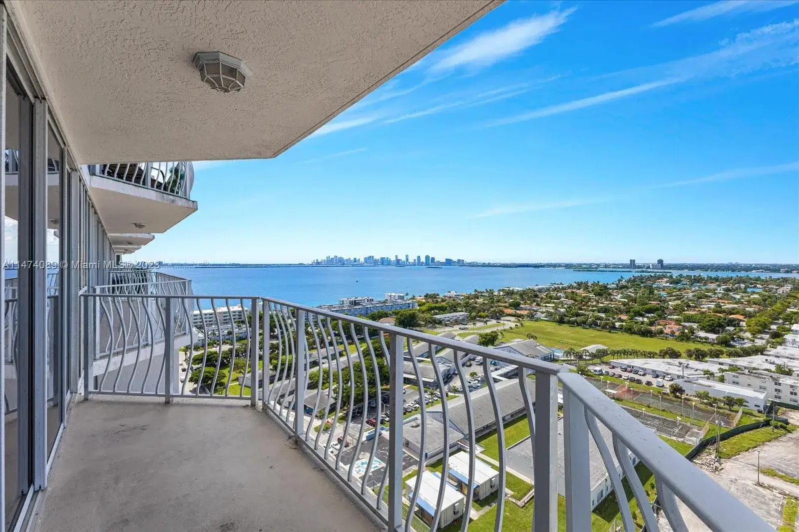7601 E Treasure Dr # 2311, North Bay Village FL 33141