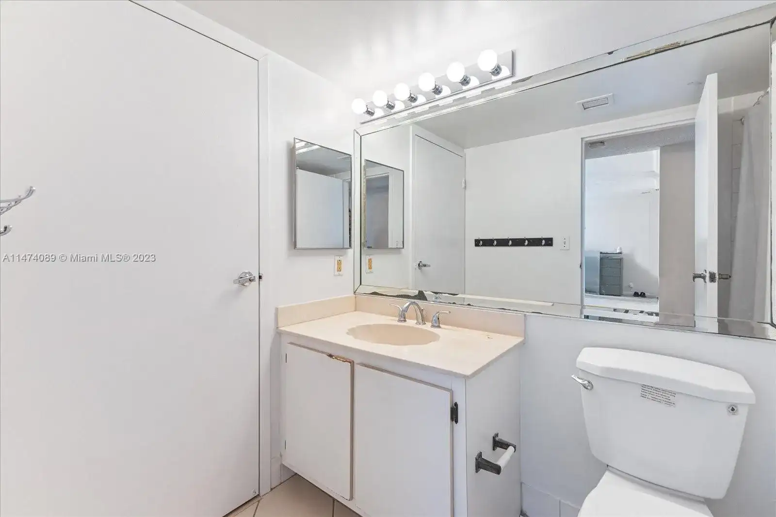 7601 E Treasure Dr # 2311, North Bay Village FL 33141 photo 4