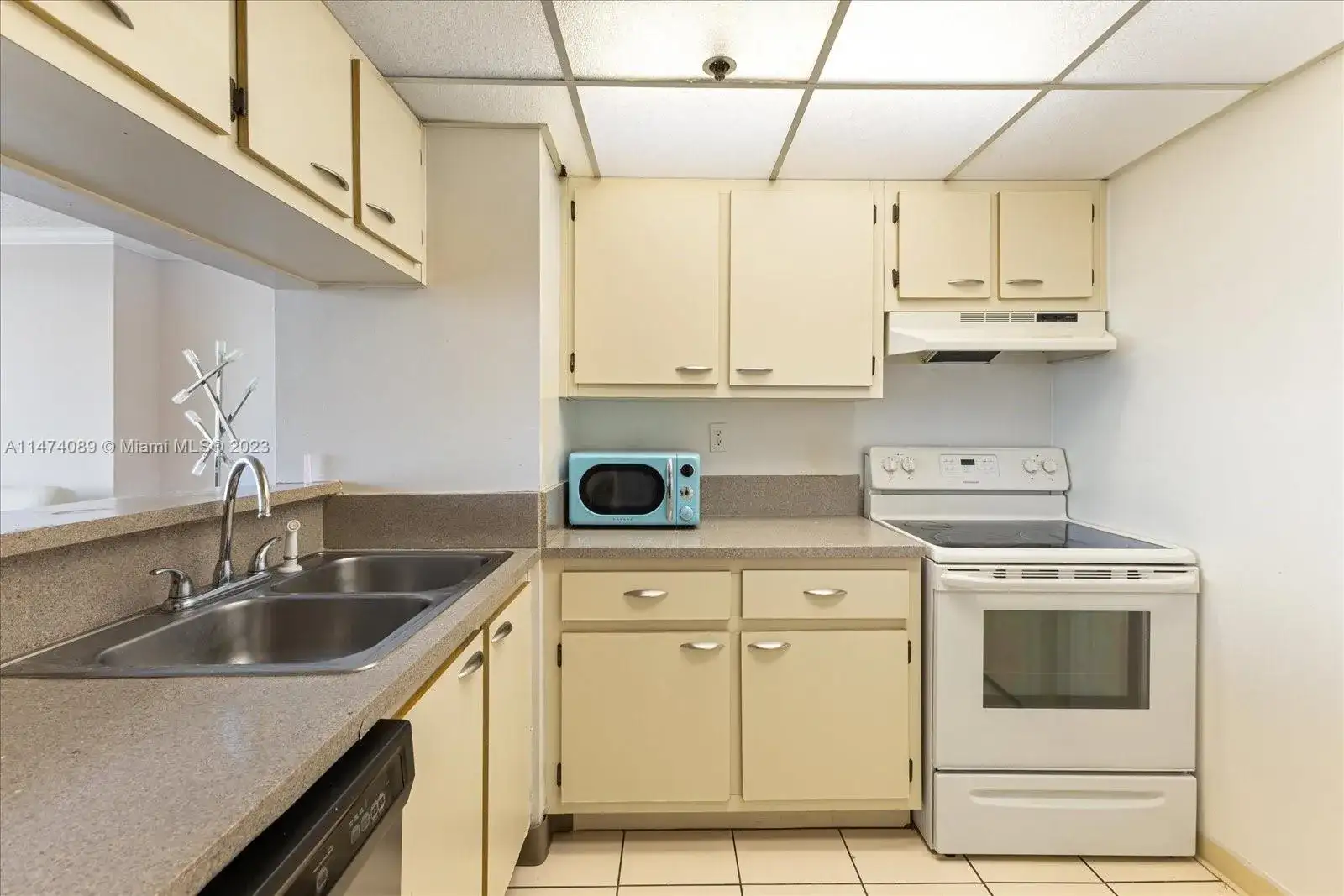 7601 E Treasure Dr # 2311, North Bay Village FL 33141 photo 5