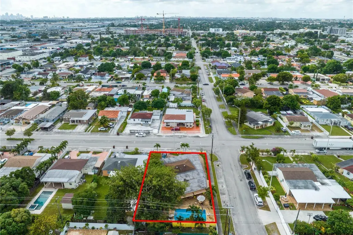 901 E 32nd St, Hialeah FL 33013